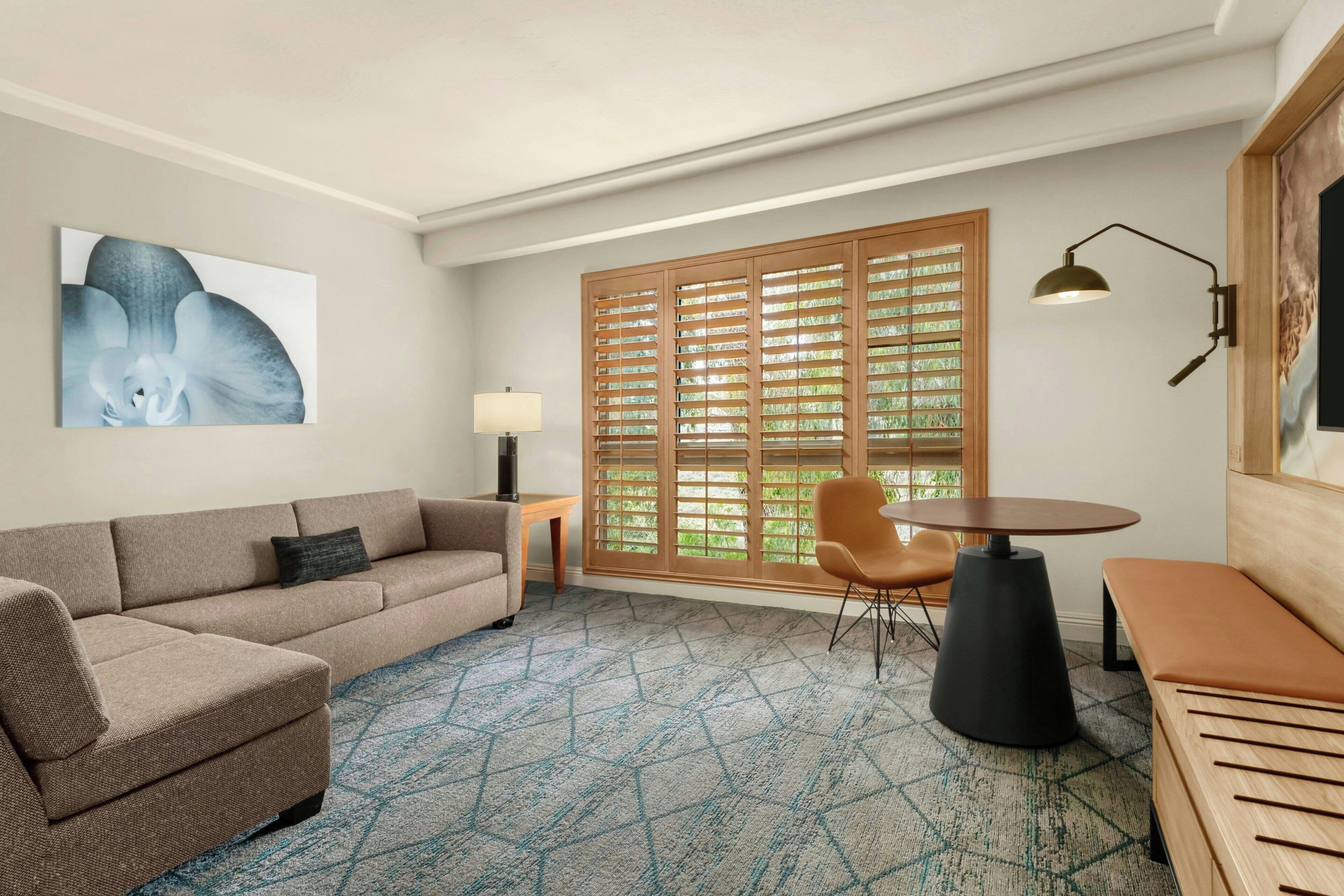 Télévision à écran plat de 42 pouces avec chaînes par câble, télévision