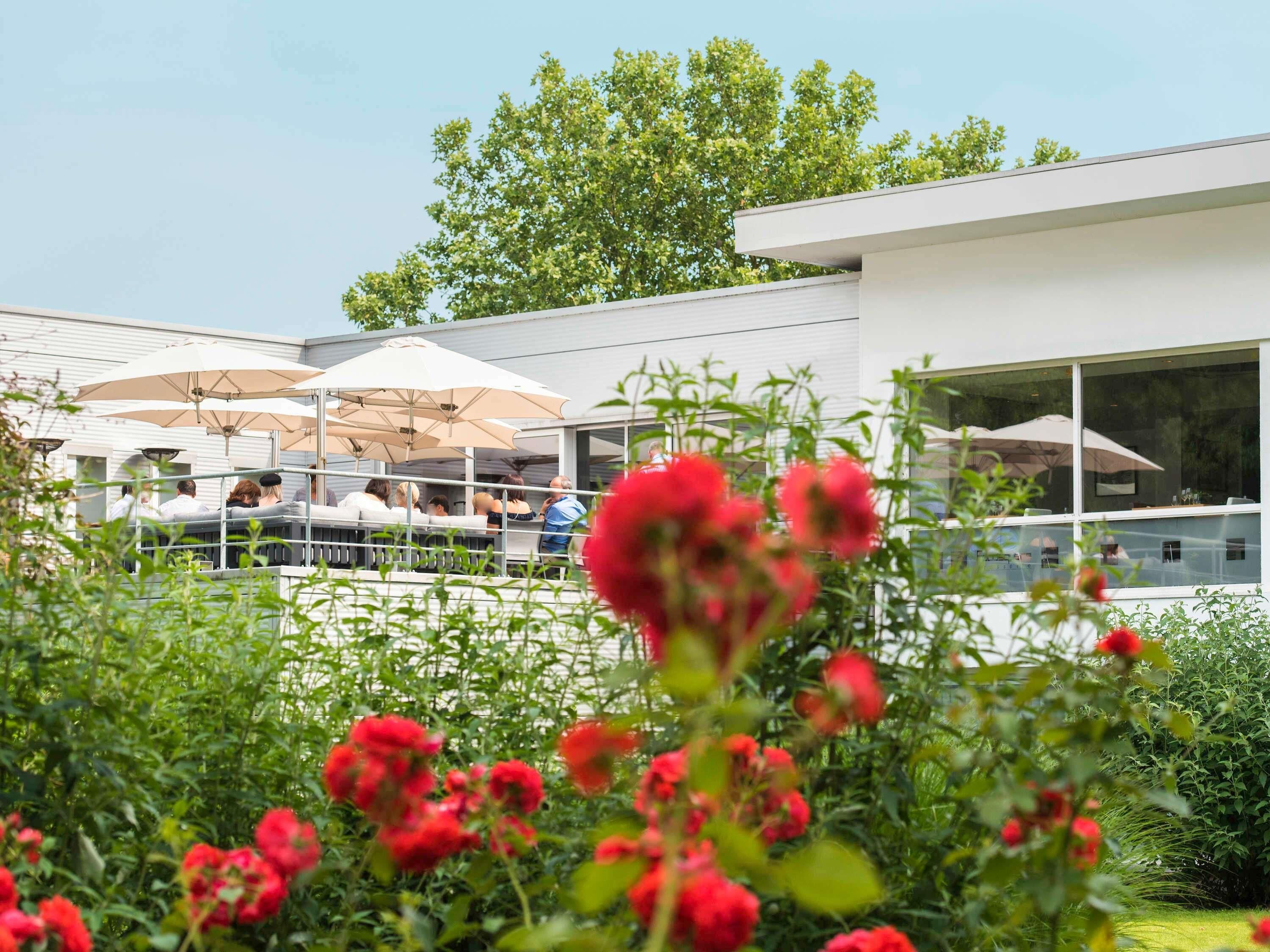 breakfast and lunch served