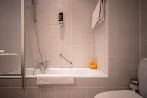 Combined shower/tub, deep soaking tub, free toiletries, hair dryer