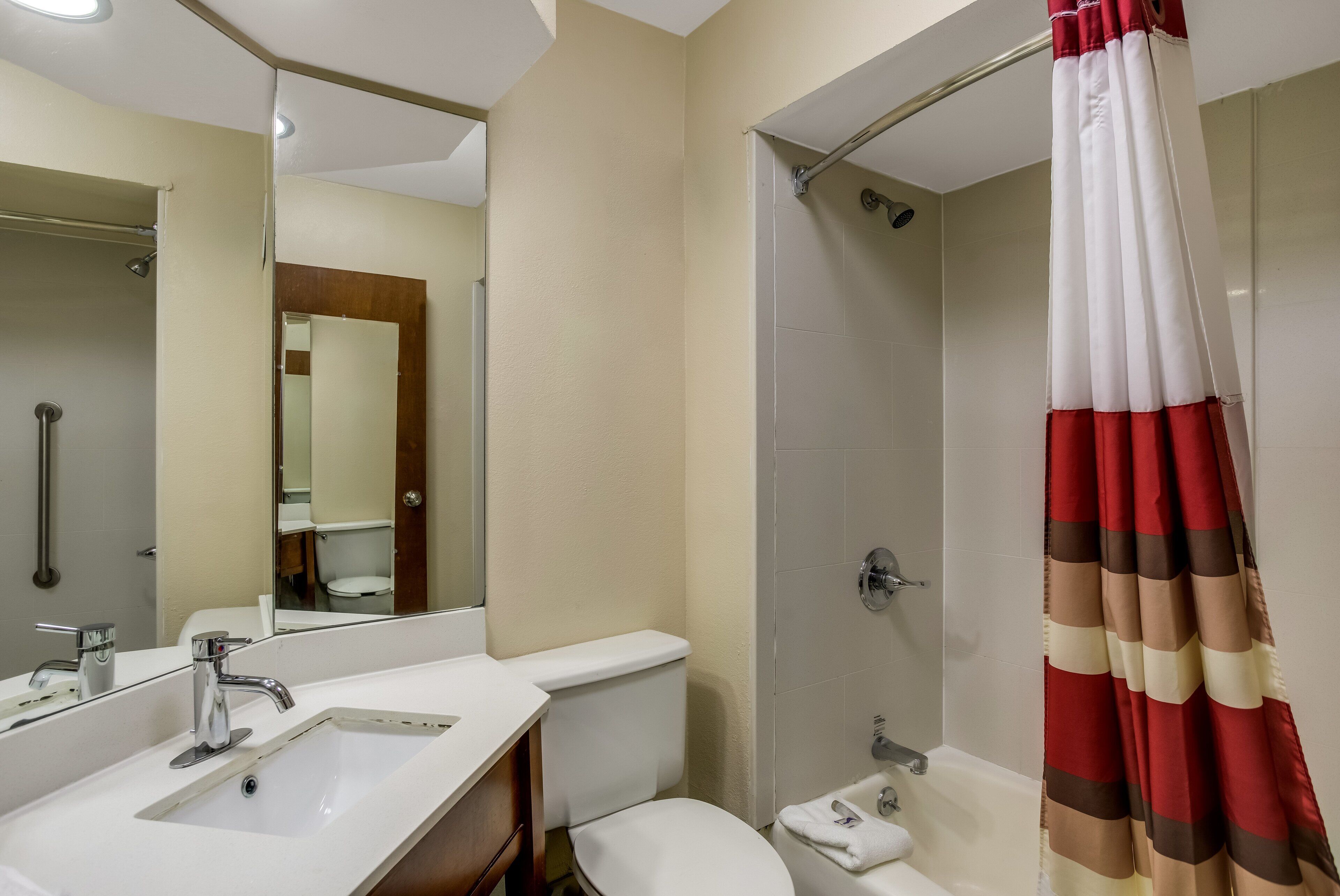 Photo - Red Roof Inn Nashville - Music City