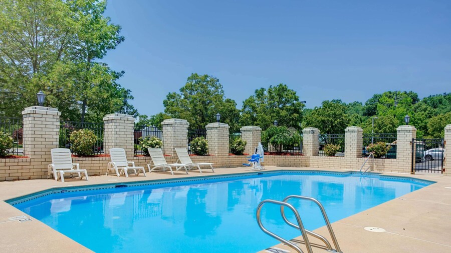 Days Inn by Wyndham Newport News City Center Oyster Point