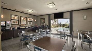 Free daily continental breakfast