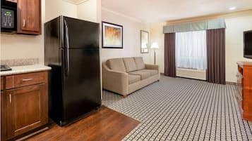 Fridge, microwave, coffee/tea maker