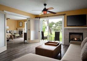 Ropa de cama de alta calidad, escritorio, cortinas opacas