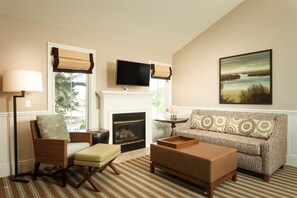 42-inch flat-screen TV with cable channels, TV, pay films - Lighthouse Lodge And Cottages (Pacific Grove)