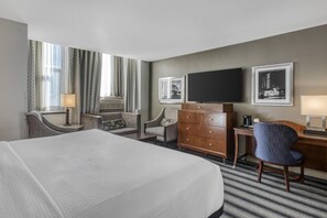 Deluxe Suite, 1 King Bed, Non Smoking, Refrigerator (with Sofabed) | Pillowtop beds, in-room safe, desk, laptop workspace - Best Western River North Hotel (Chicago)