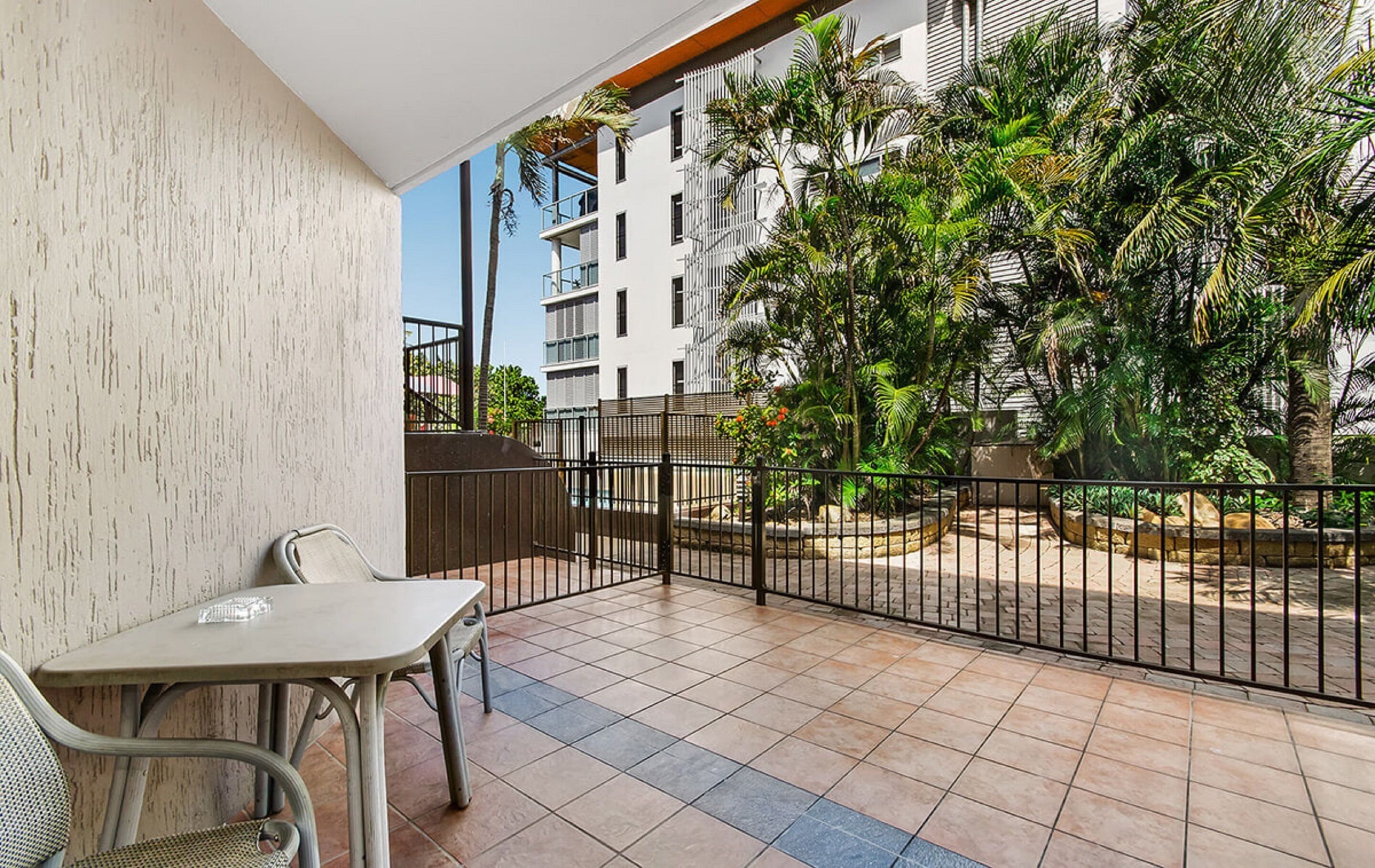 studio with courtyard view | balcony view