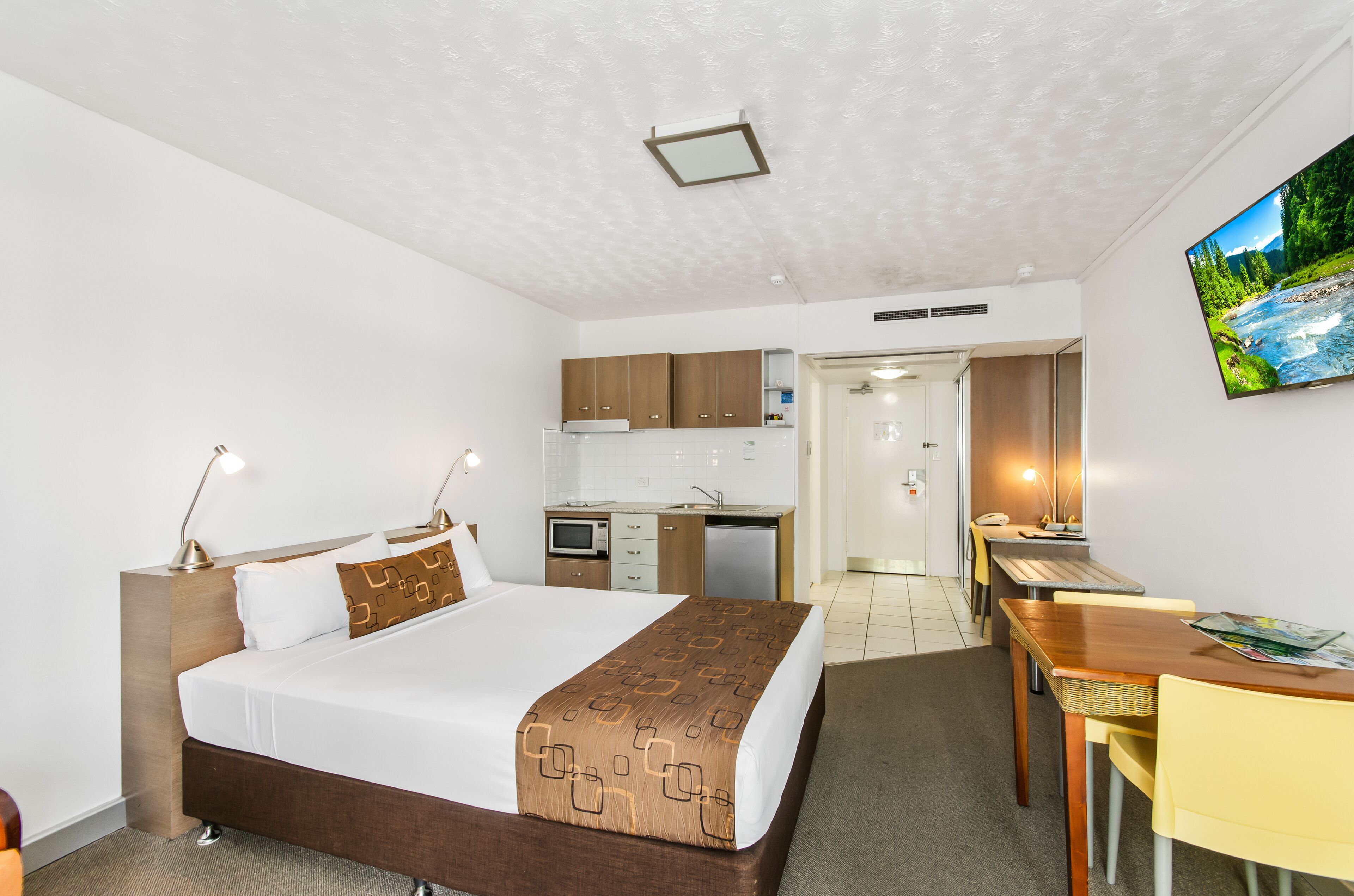 1 bedroom, individually decorated, individually furnished, desk