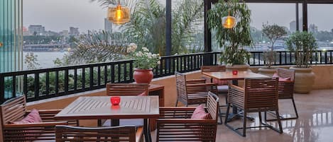 7 restaurants, Italian cuisine