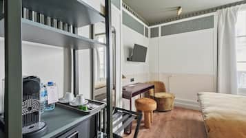 Design Double Room | Living area | Flat-screen TV