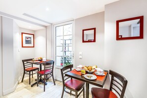 Café da manhã continental todos os dias (EUR 11 por pessoa)
