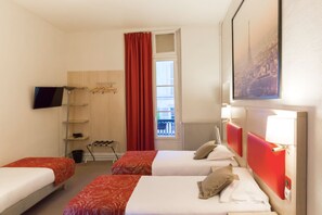 Triple Room | 1 bedroom, in-room safe, desk, blackout drapes