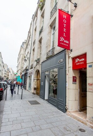 Entrée de l’hébergement