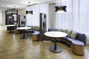 Lobby-Lounge