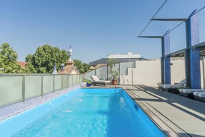 Outdoor pool, pool umbrellas
