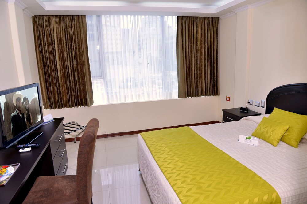 Hotel Ramada by null
