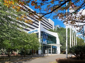 Exterior - Novotel London West (London)