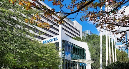 Novotel London West