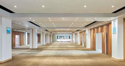 Novotel London West