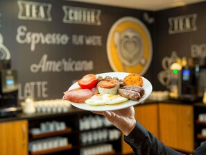 Petit déjeuner anglais servi tous les jours en supplément