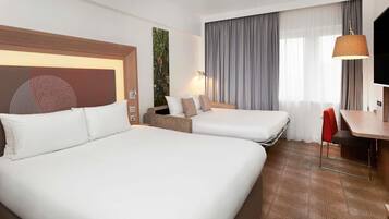 Premier Room, 1 Queen Bed with Sofa bed | In-room safe, desk, laptop workspace, blackout drapes