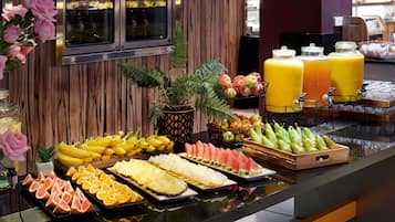 2 restaurants, breakfast, lunch, dinner served; Modern European cuisine
