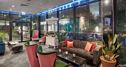 Novotel London West