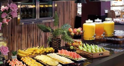 Novotel London West