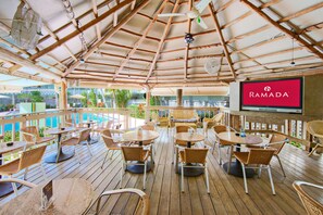 Outdoor dining - Best Western Oakland Park Inn (Fort Lauderdale)