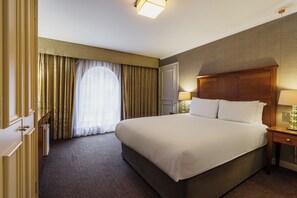 Classic Room, 1 Double Bed, Accessible | In-room safe, desk, blackout drapes, soundproofing
