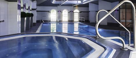 Una piscina techada