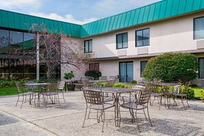 Exterior - Ramada Hotel & Conference Center by Wyndham Plymouth (Plymouth)