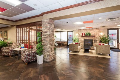 Ramada Hotel & Conference Center by Wyndham Plymouth