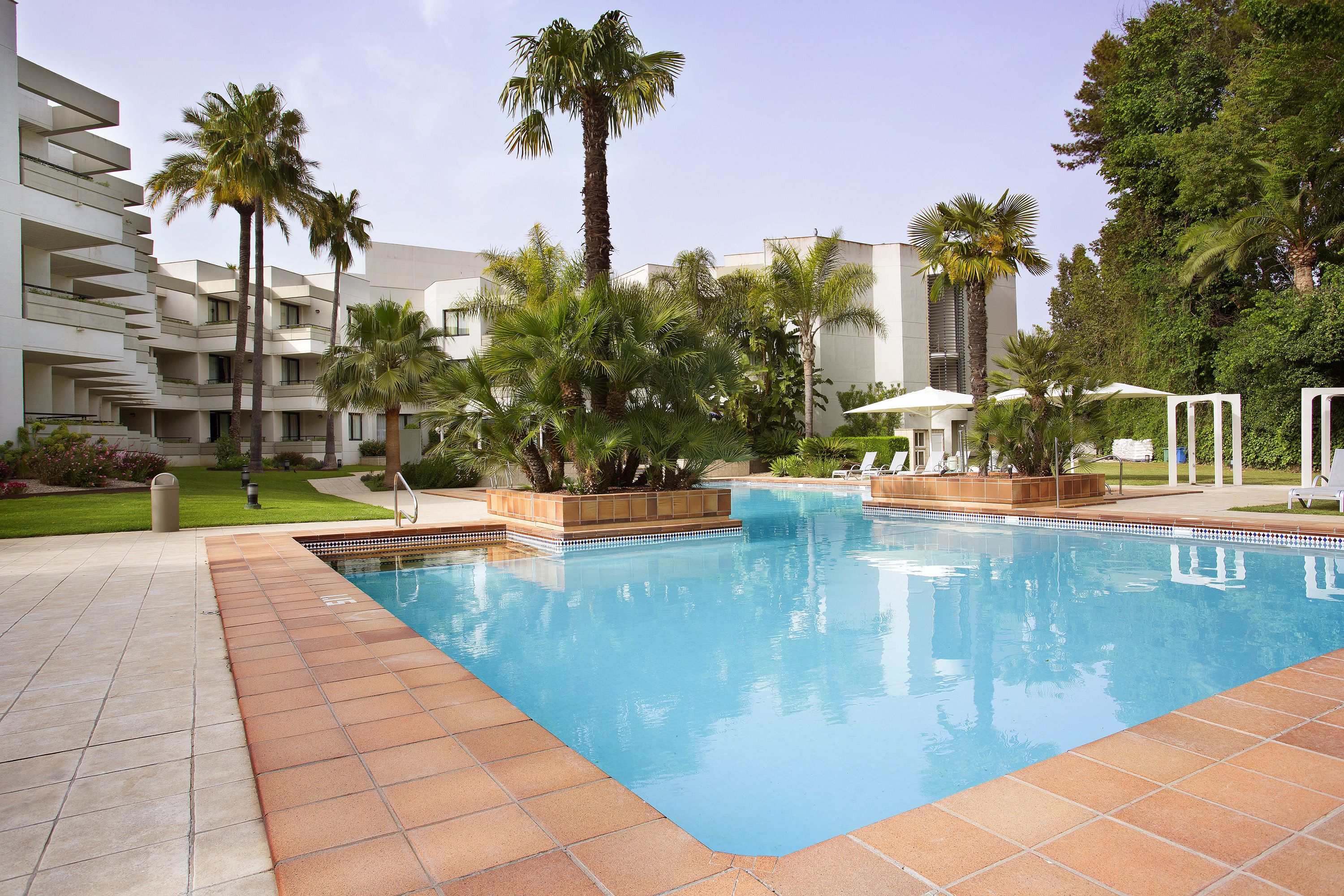 outdoor pool, pool loungers