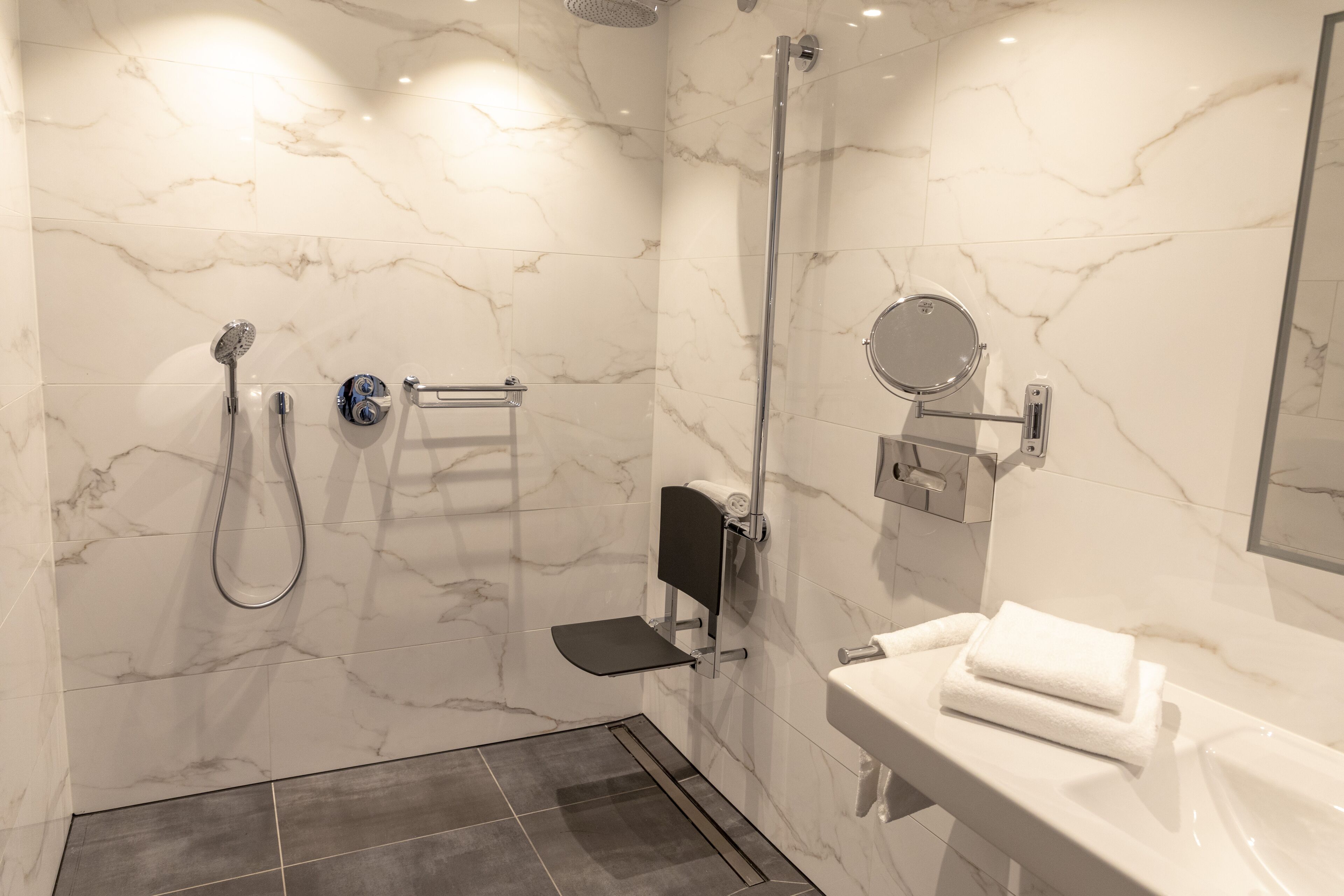 superior double or twin room | minibar, desk, laptop workspace, blackout curtains