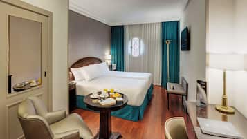 Classic Twin Room | Premium bedding, down comforters, memory foam beds, minibar