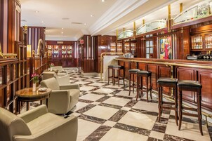 Serveert lunch, diner en brunch