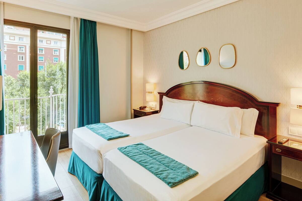 Quarto duplo clássico (Exterior View) | Roupas de cama premium, edredons de pluma