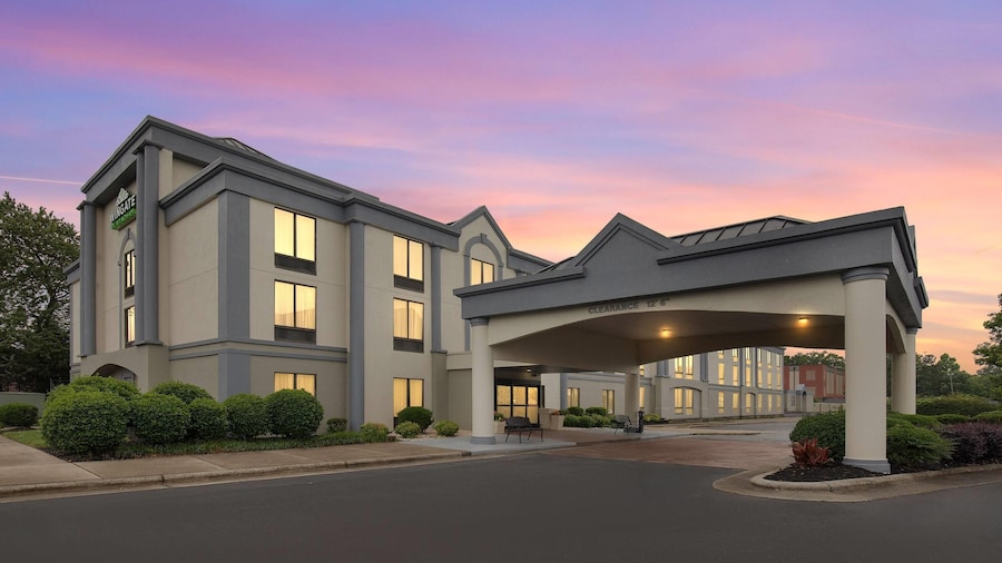 Wingate by Wyndham Greensboro/Coliseum