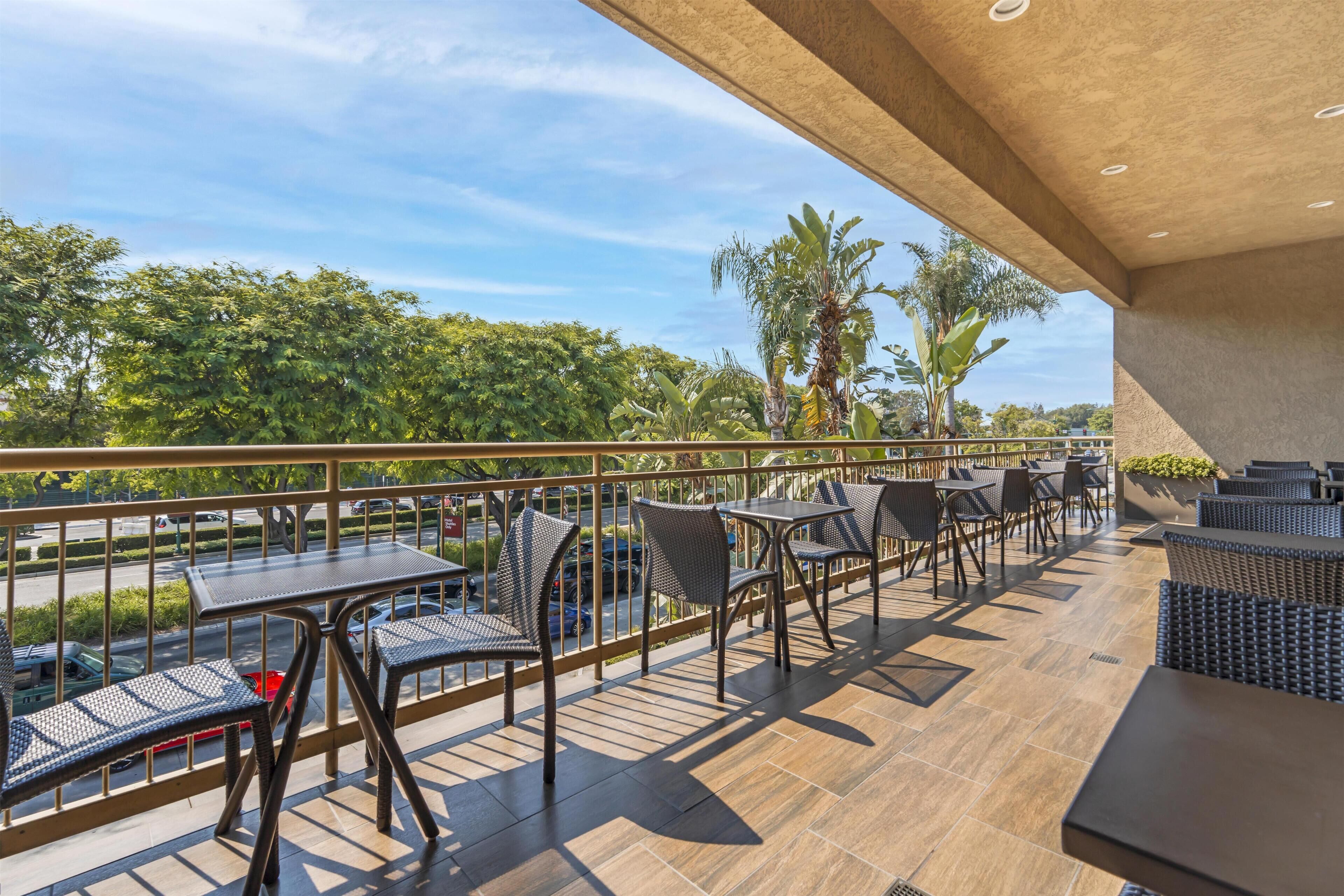 含每日外帶早餐