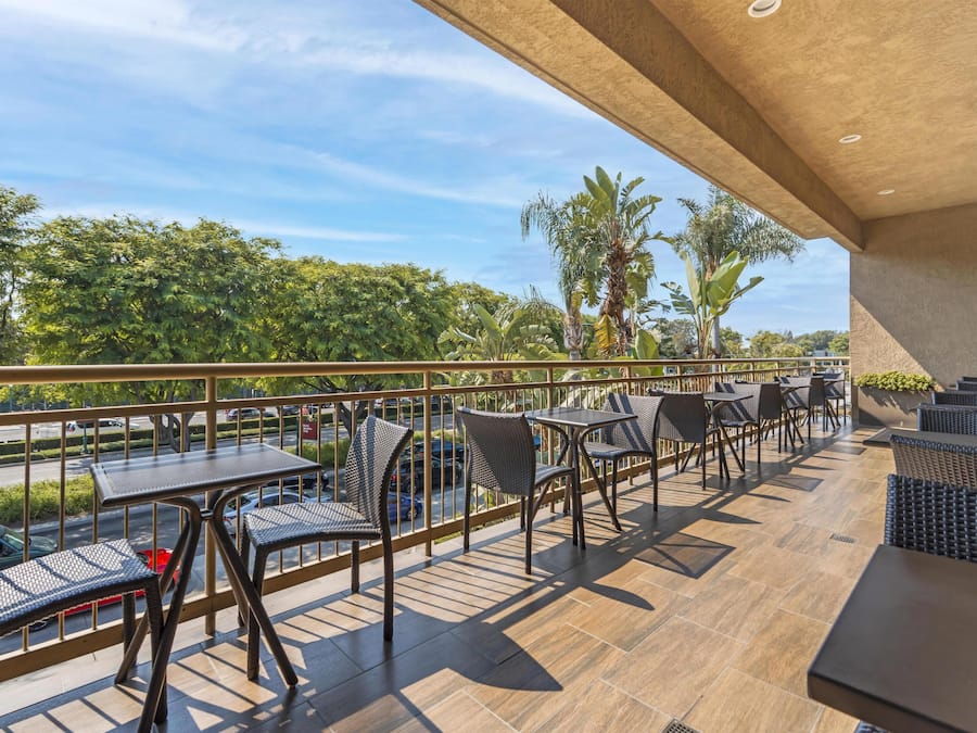 Termasuk sarapan segera setiap hari