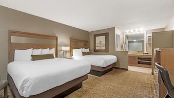 스탠다드룸, 퀸사이즈침대 2개, 장애인 지원, 냉장고 및 전자레인지 (Refrigerator & Microwave) | 1 개의 침실, 책상, 노트북 작업 공간, 다리미/다리미판