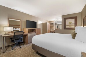 Habitación estándar, 1 cama de matrimonio grande, no fumadores, frigorífico y microondas | 1 dormitorio, escritorio, espacio para trabajar con un portátil