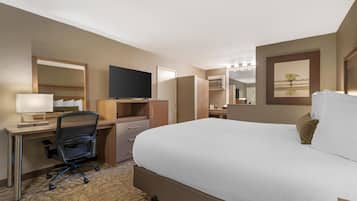 Standard Room, 1 King Bed, Non Smoking, Refrigerator & Microwave | 1 bedroom, desk, laptop workspace, iron/ironing board