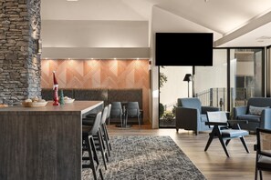 Lobby - Best Western Courtview Hotel (Springfield)