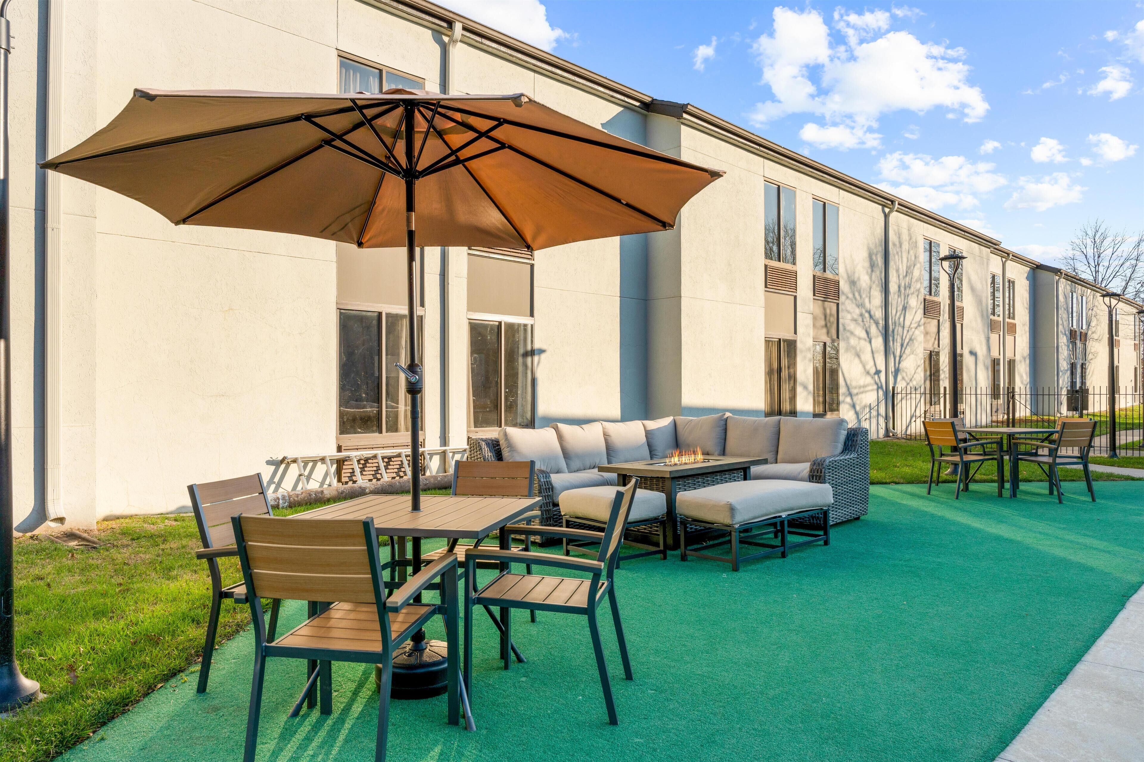 季节性开放的室外游泳池