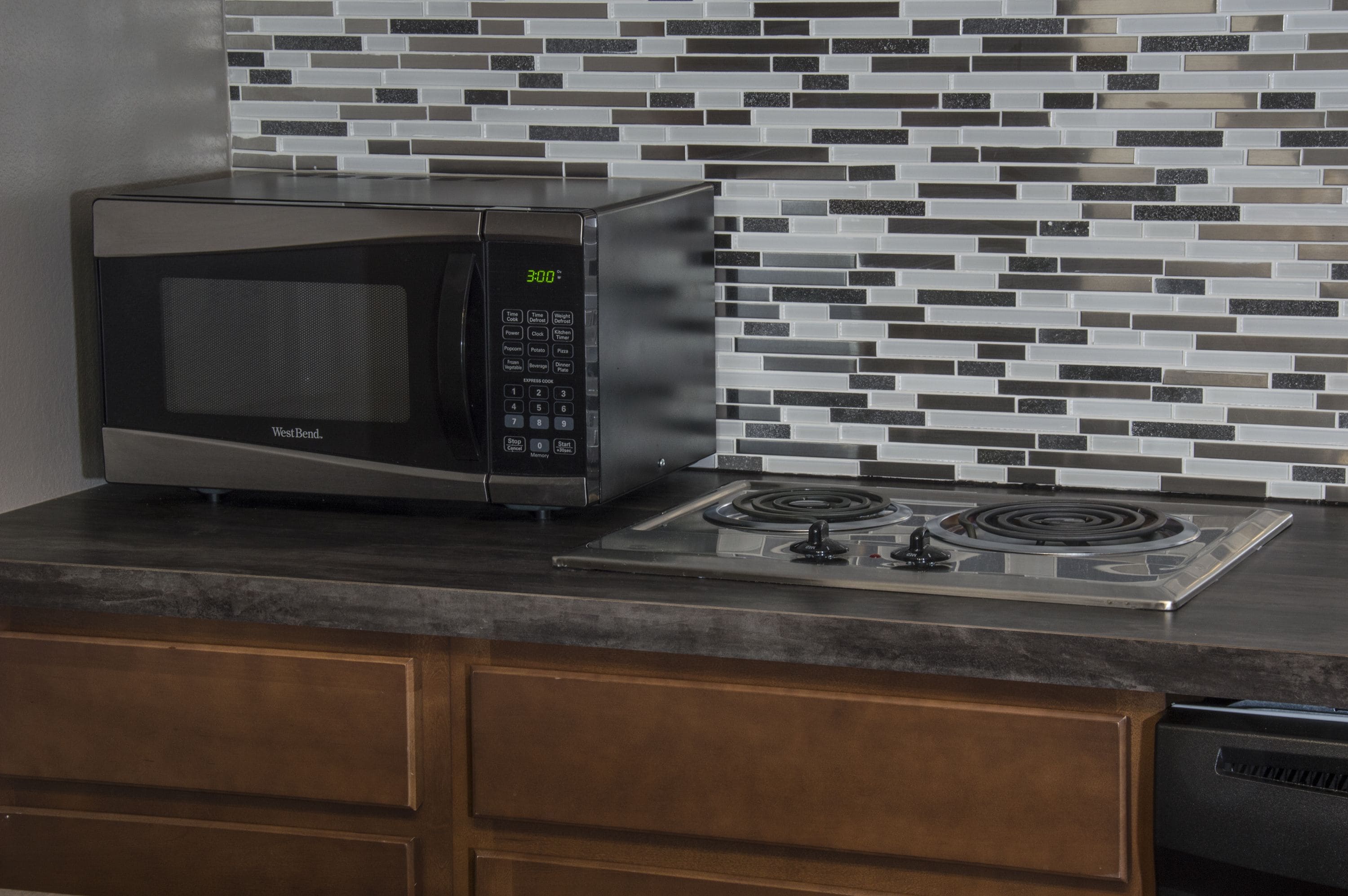 fridge, microwave, dishwasher, coffee/tea maker