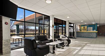 Clarion Pointe Bloomington – Normal near I-55 and University