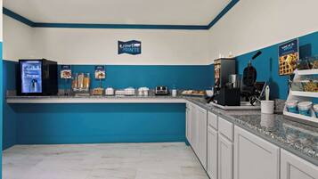 Desayuno continental gratuito y diario