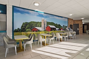 Free daily continental breakfast
